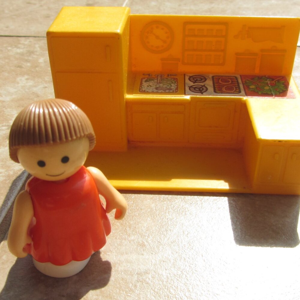 Fisher Price 1989 Little People Yellow Kitchen Set & Doll